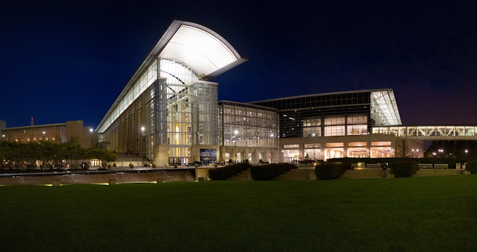McCormick Place in Chicago at night – venue for Aasted's participation in key industry events, showcasing advanced chocolate and bakery processing solutions